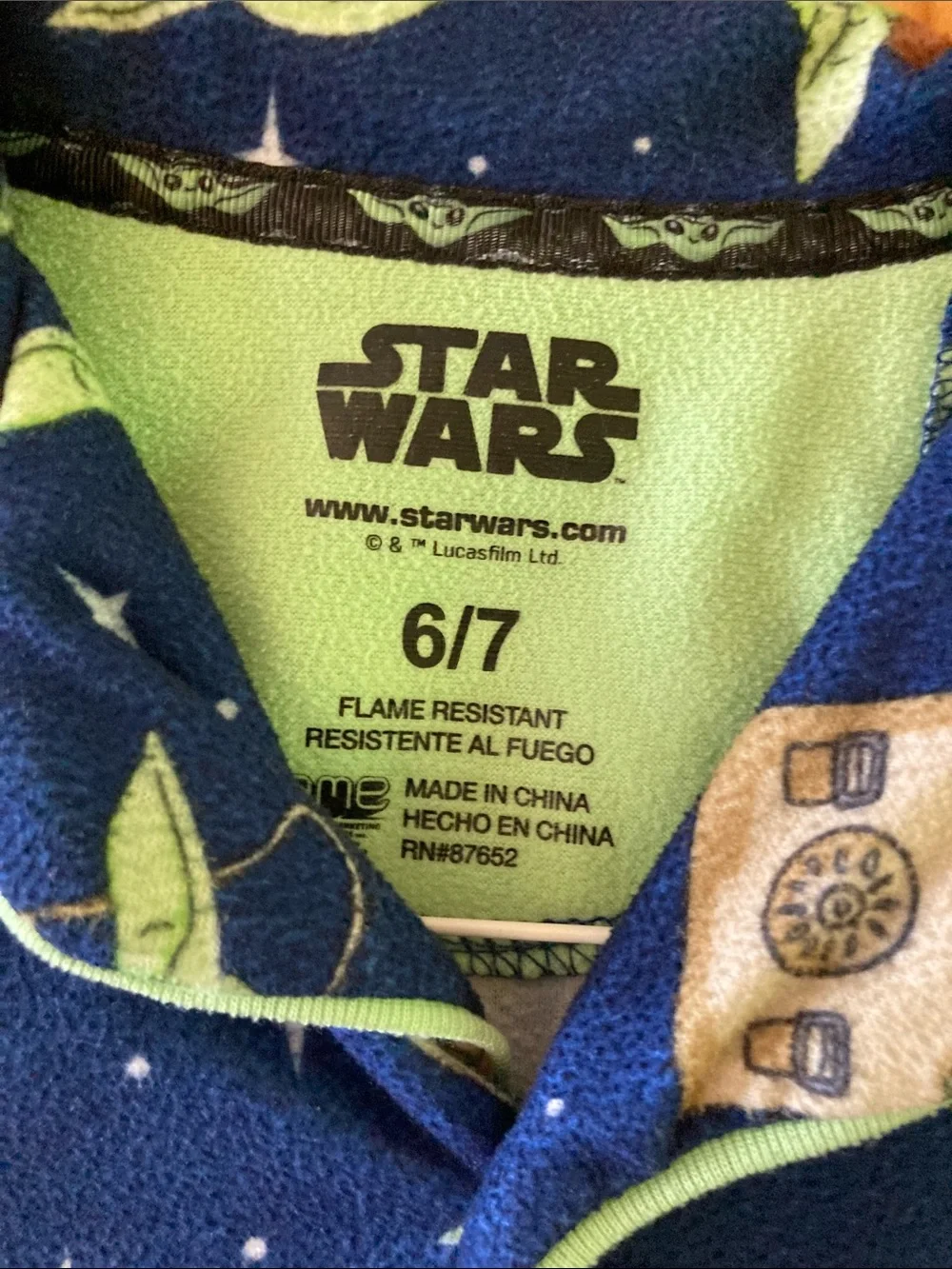 Boys Star Wars blue green Yoda 2 piece long sleeve pajamas size 6/7